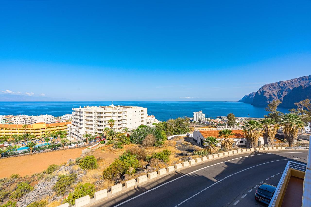 Luxury Apartment With Stunning Ocean View Puerto de Santiago  Bagian luar foto